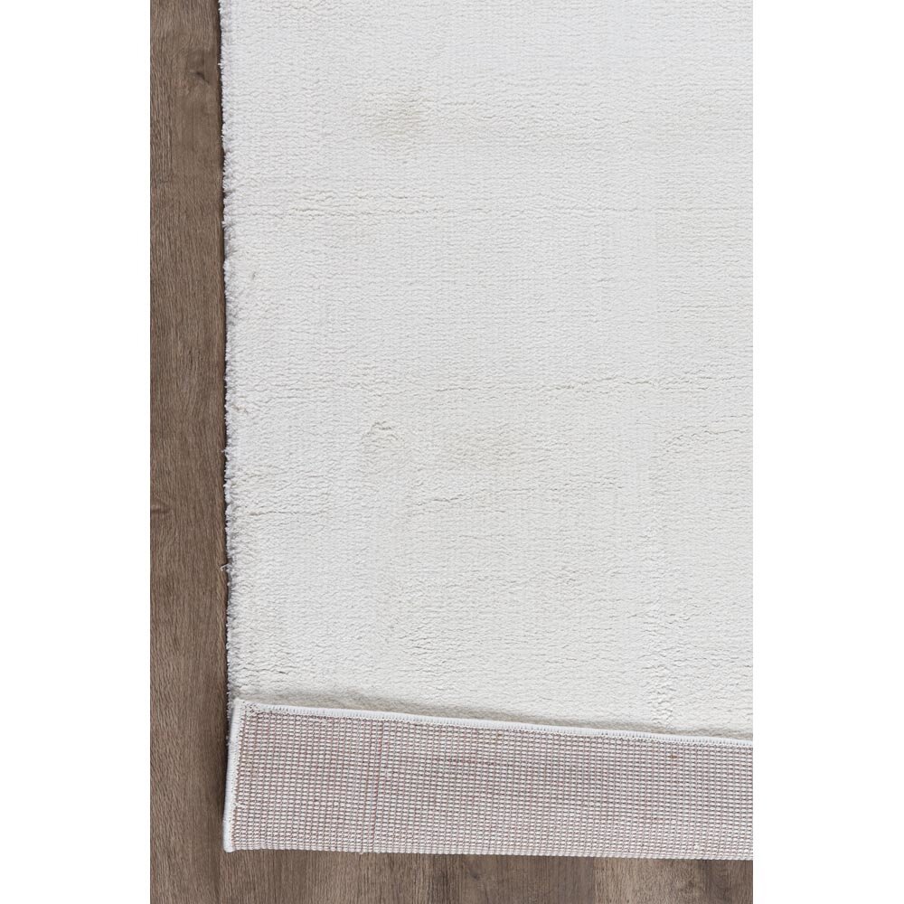Goldy Matta White