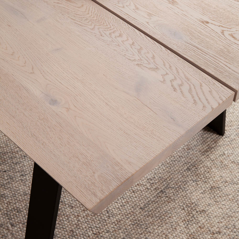 Westville matbord 240 cm med utställda ben