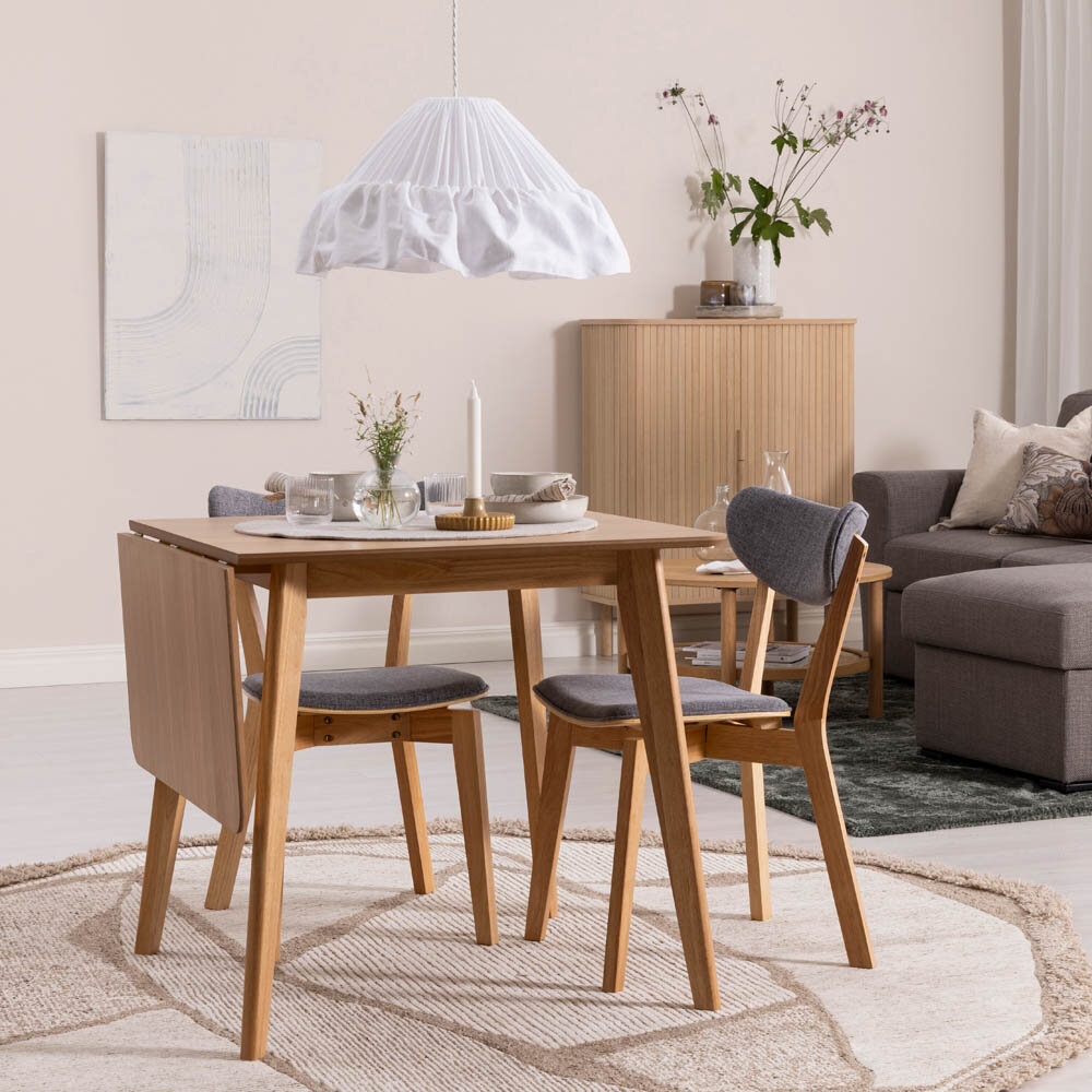 Matgrupp Yoko klaffbord 80/120 cm och 2 Yoko stolar med tygsits