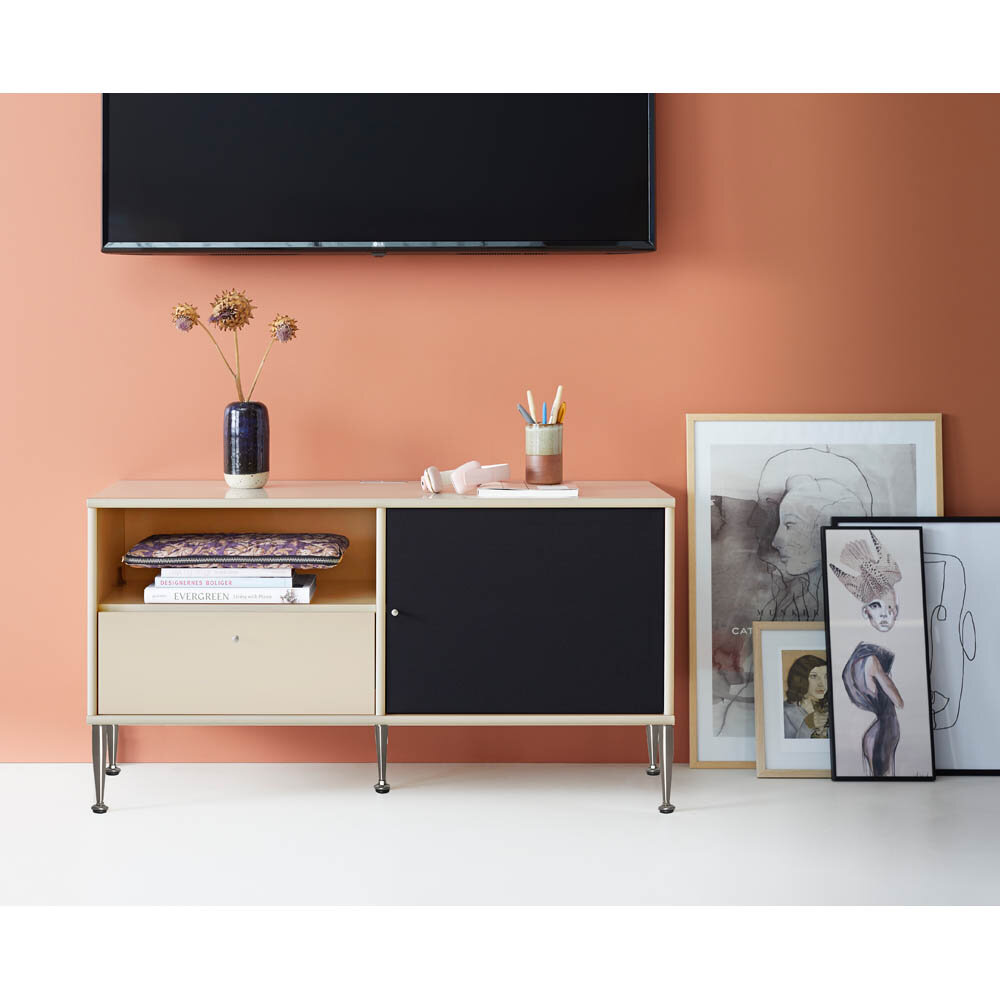 Mistral TV-bänk med tygdörr/låda 108 cm beige