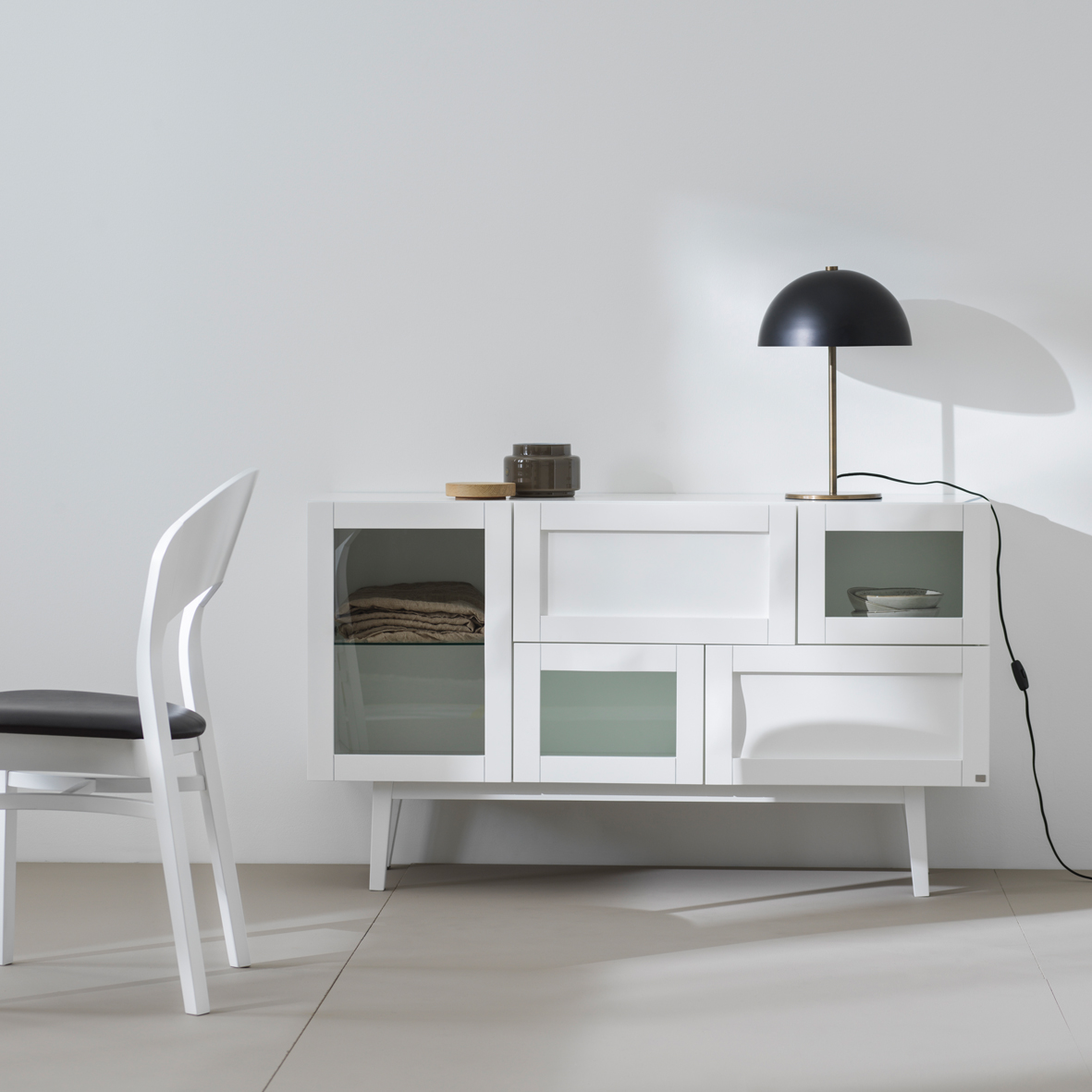 Rainbow sideboard vit