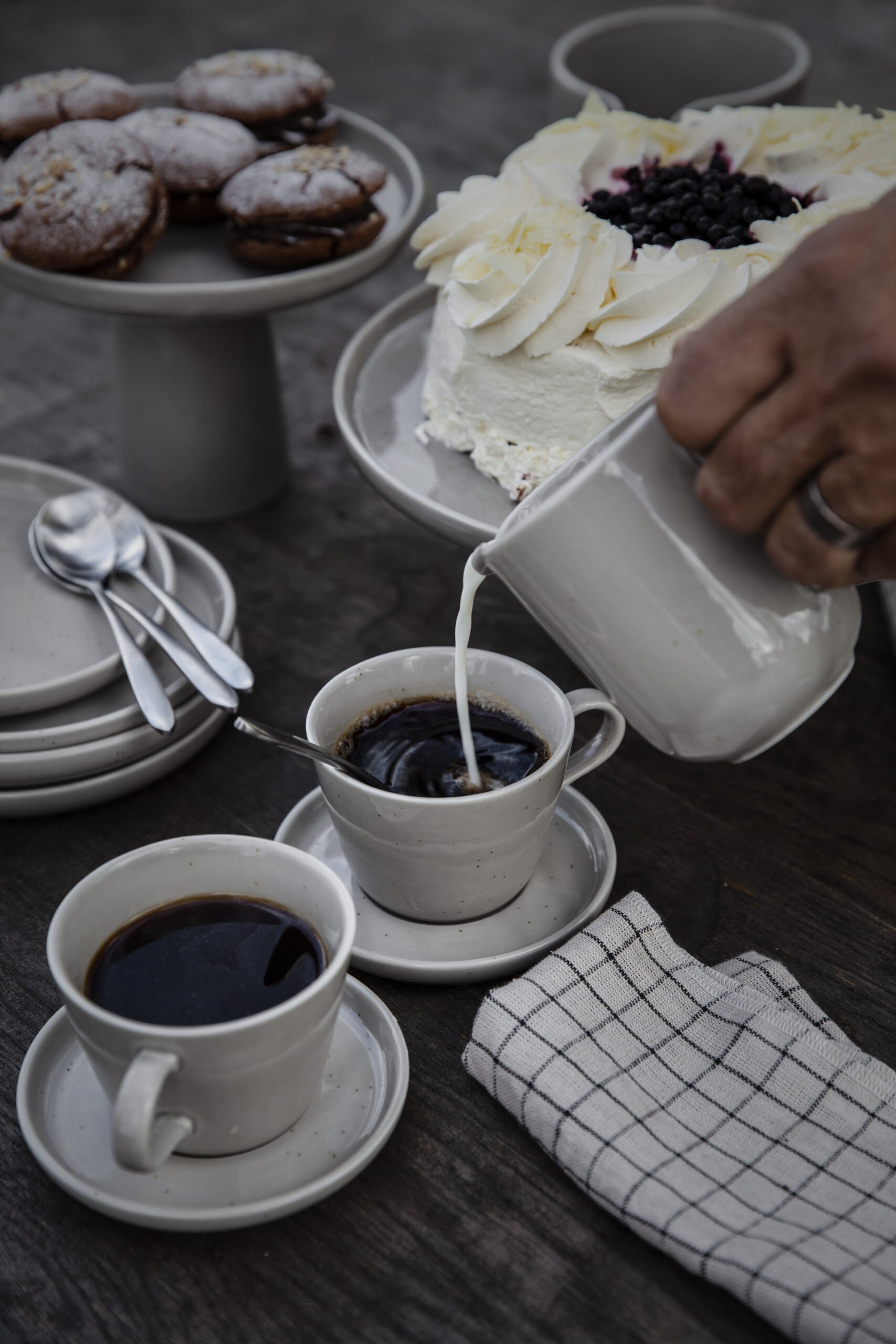 Ernst Kaffekopp med fat glaserad porslin sand